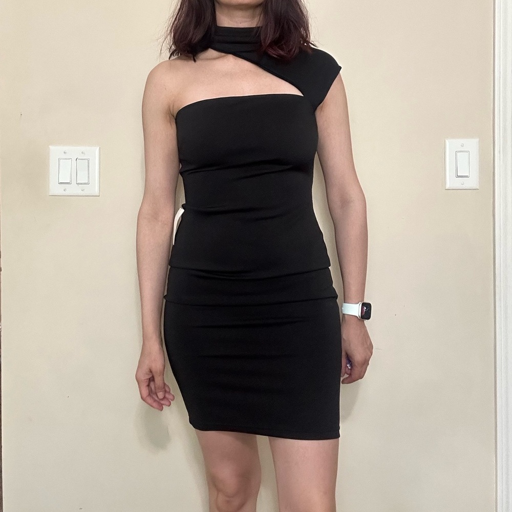 NWT Miss Circle Jolene one shoulder